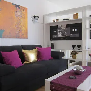 Modernes 1 Luxusappartement Kleiner Roland Mit Parkplatz Und Balkon In Naehe Zentrum Apartment